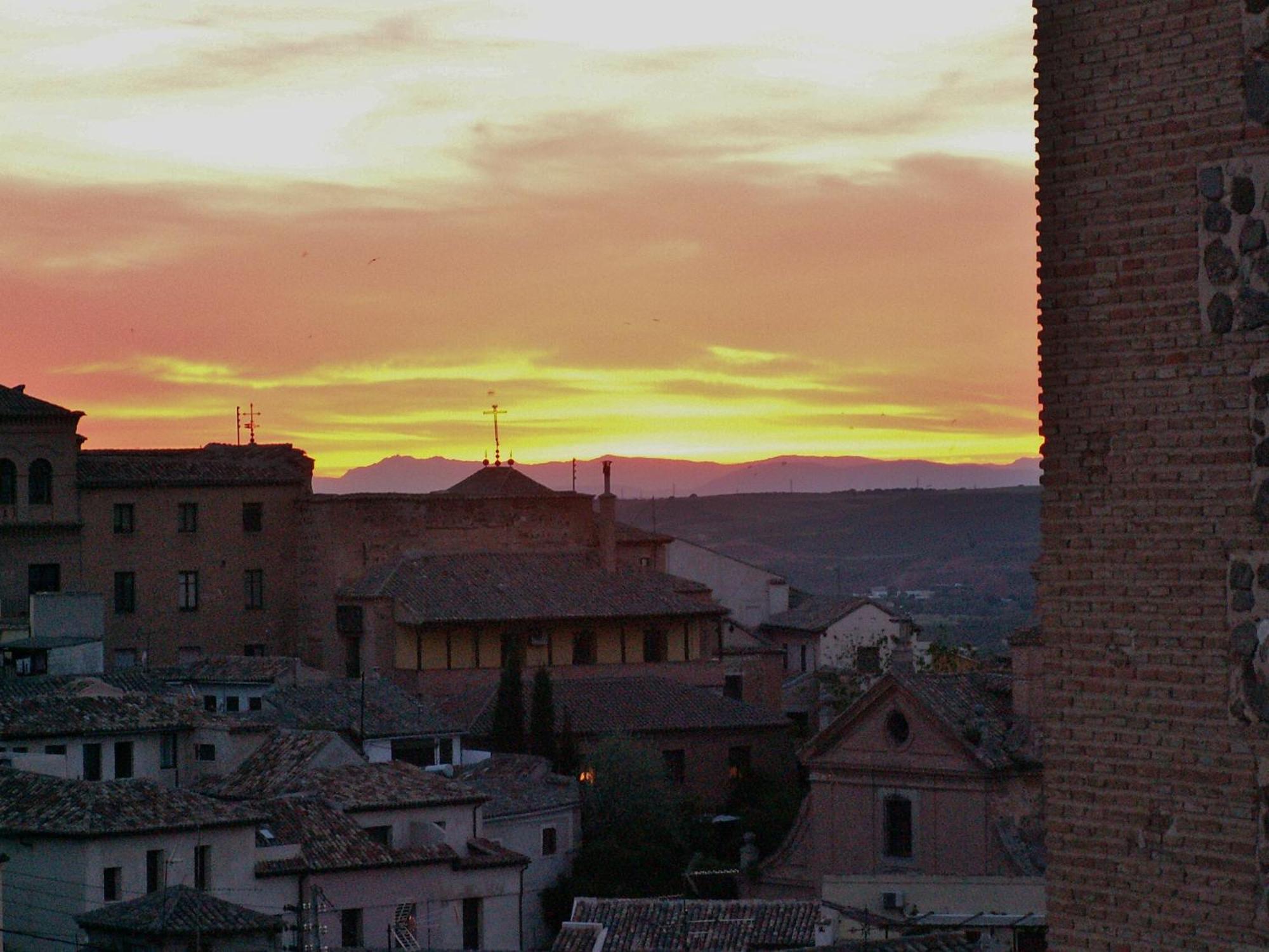 Oasis Backpackers' Toledo Hostel Bagian luar foto