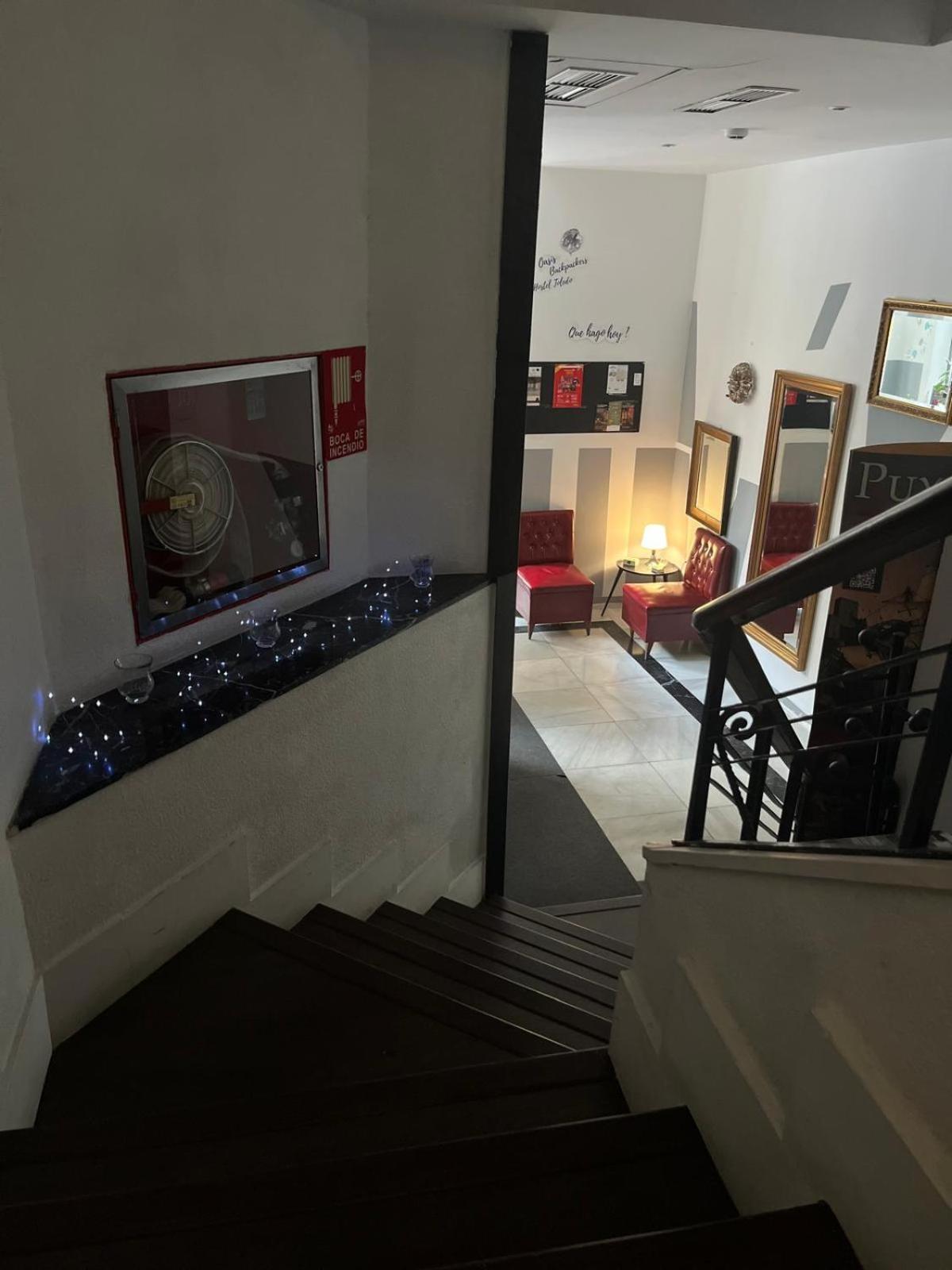 Oasis Backpackers' Toledo Hostel Bagian luar foto